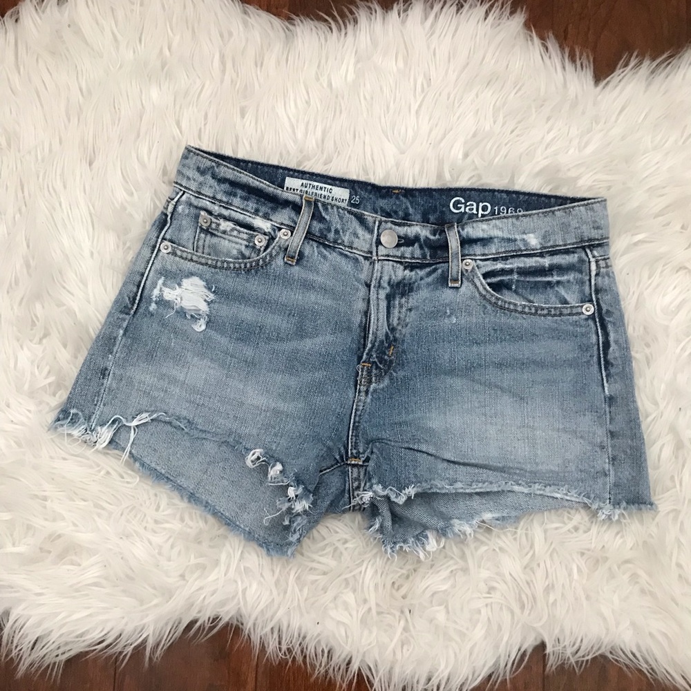 GAP cut off shorts